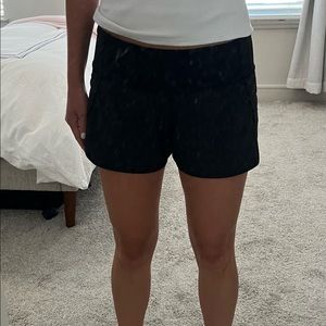 Lululemon | Speed Up Mid-Rise Lined Short 4”